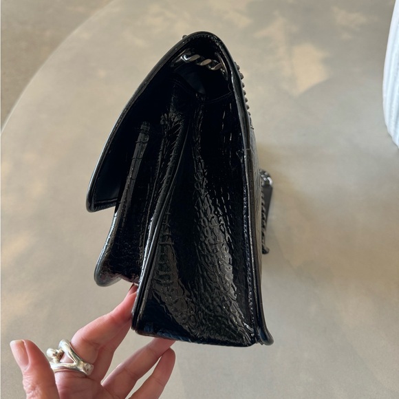 Yves Saint Laurent YSL Niki Chain Flap Bag Crocodile Embossed Patent in black - Picture 4 of 10